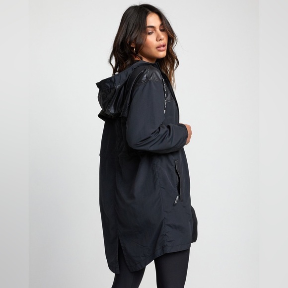 🖤RVCA Matte Shine Parka🖤 - Picture 10 of 16